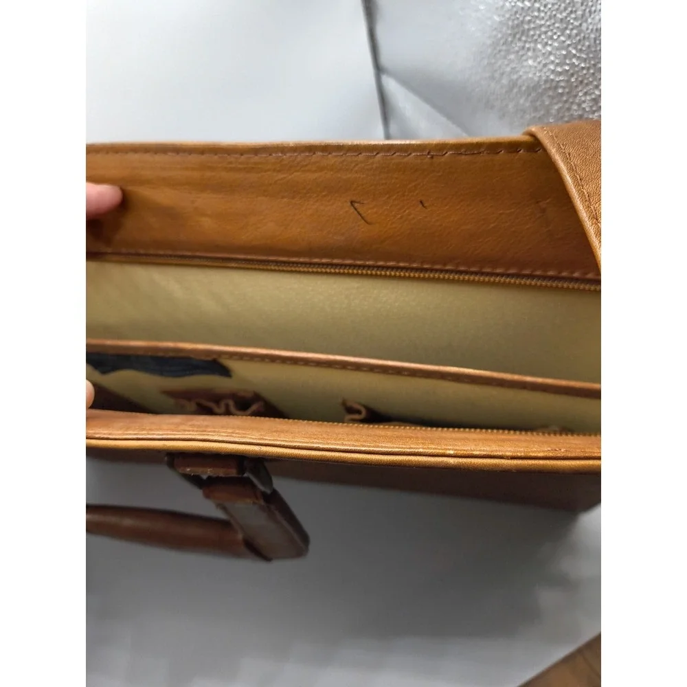 Vintage 1980s Shi Shaun International Tan Leather Case 5